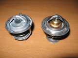 Thermostat comparison (2/2) - No jiggle valve on new part