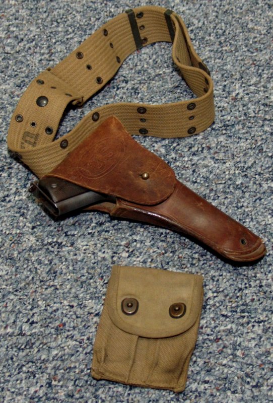 1911-holster-ammo-pouch-01