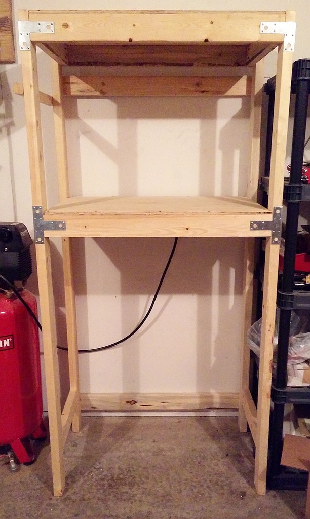 tool-shelves-empty-01-20150830