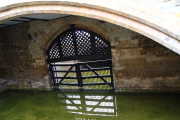 tower-of-london-traitors-gate-01