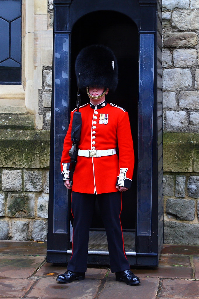tower-of-london-guard